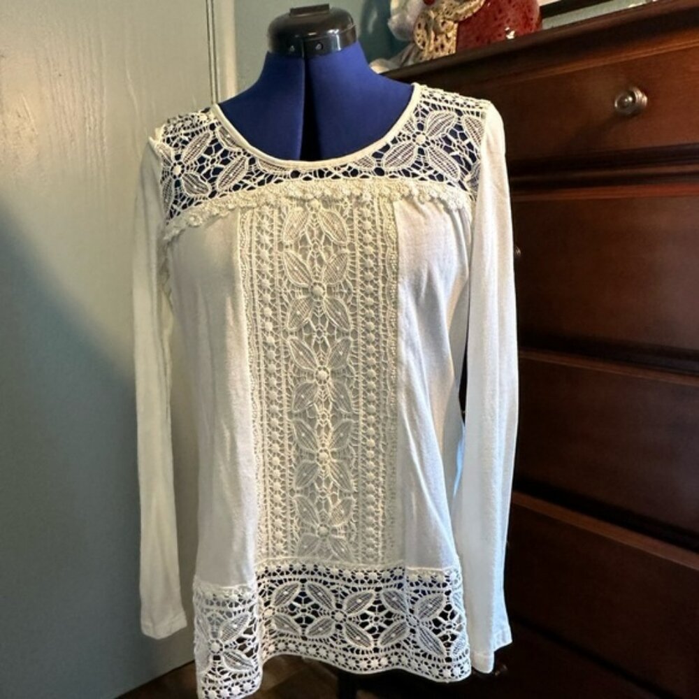 Monoreno long sleeve white top with white lace, NWT, L
